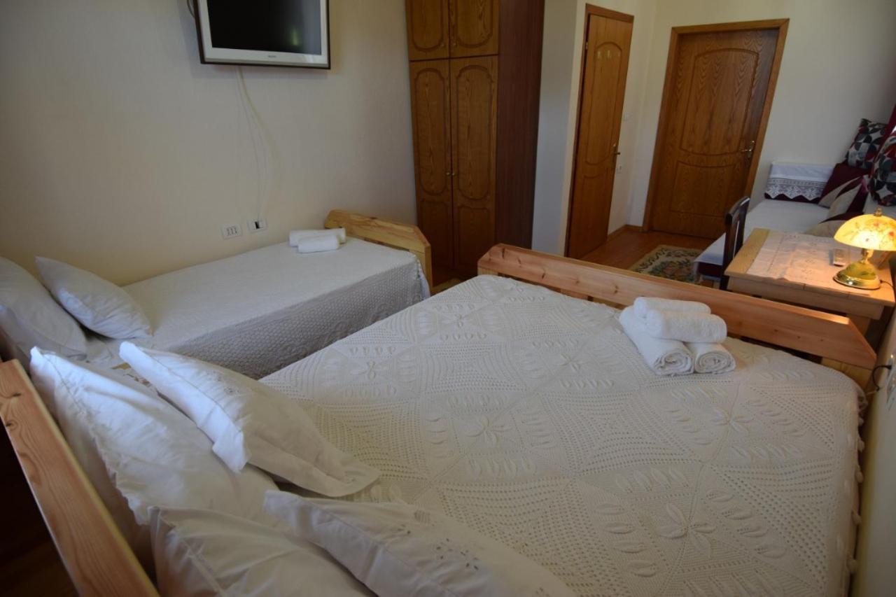 Hotel Brahimi Gjirokaster Ngoại thất bức ảnh